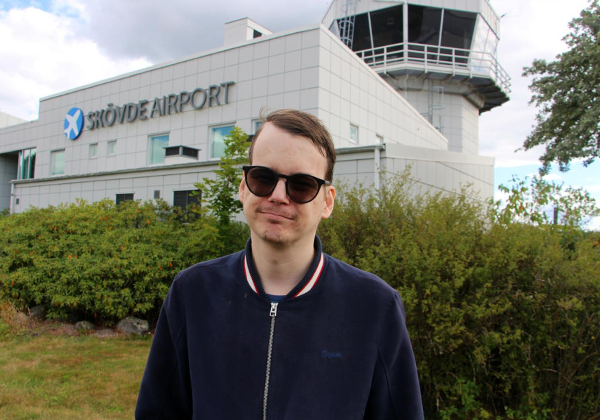 Portrait of Rickard Wahlander with Skövde Airport backdrop